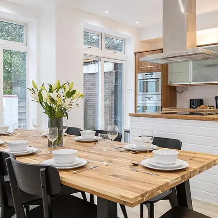Pillo Rooms - Spacious 4 Bedroom Detached House Close To Heaton Park Manchester Exterior photo