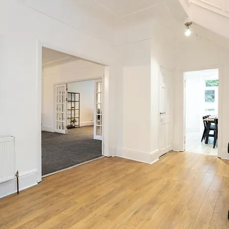 Pillo Rooms - Spacious 4 Bedroom Detached House Close To Heaton Park Manchester Exterior photo