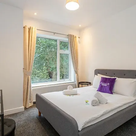 Pillo Rooms - Spacious 4 Bedroom Detached House Close To Heaton Park Manchester Exterior photo